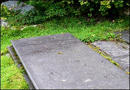 menai_bridge_grave_henry_fisher
