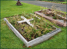 Photo of grave of Gertrude Evans