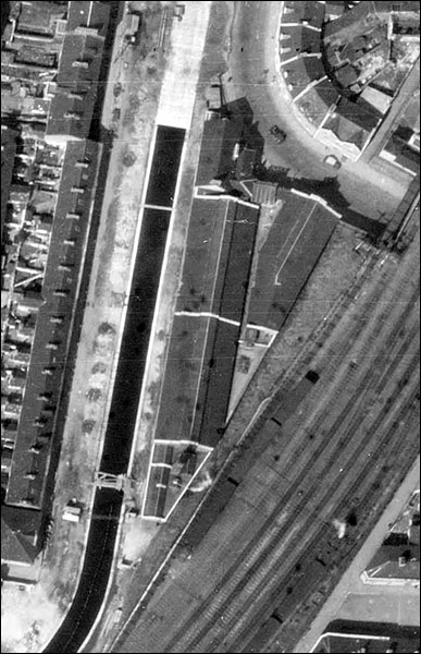 Aerial photo of Cardiff Baths in 1948
