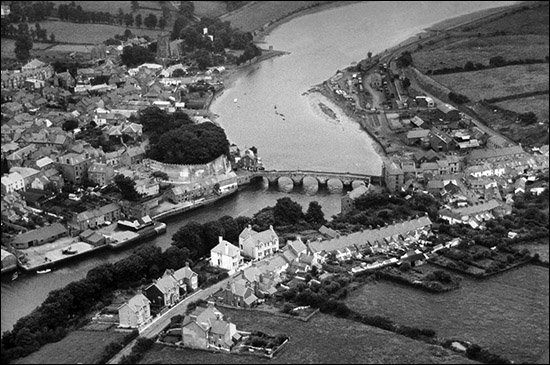 Photo of Cardigan Bridge in 1932