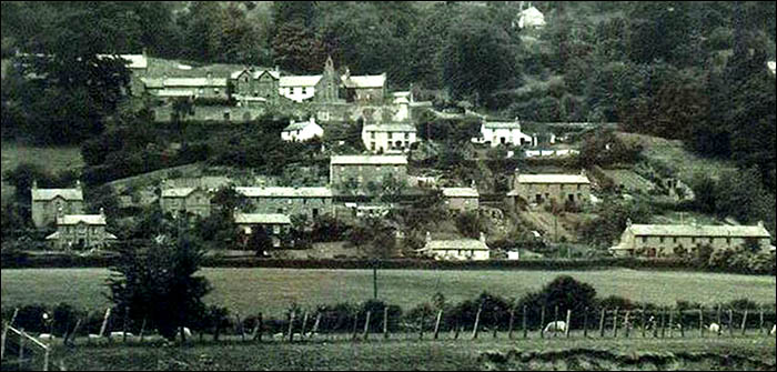 Old photo of Dardy including Crickhowell workhouse