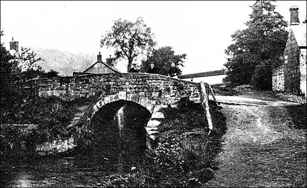 Old photo of Cross Keys bridge