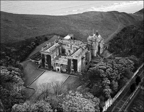 Aerial photo of Dunraven Castle in 1947