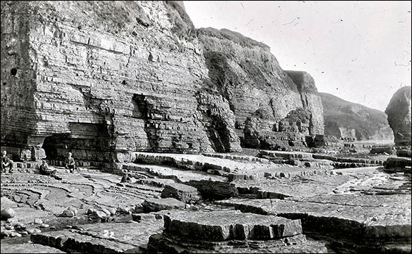 Old photo of cliffs around Twll Twrw