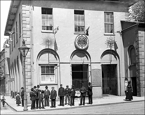Photo of Neath Town Hall in 1902