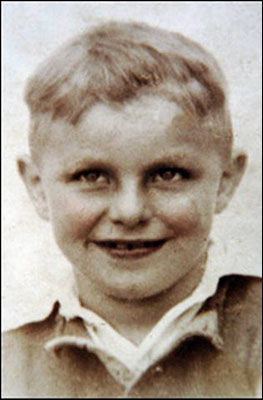 Portrait of Raymond Victor Steed