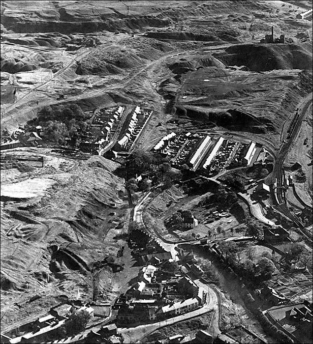 Aerial photo overlooking Sirhowy in 1948