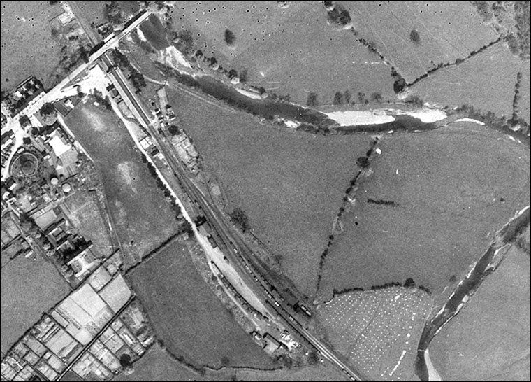 Aerial photo of Bala Green and railway station in 1946