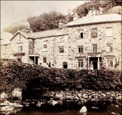 Photo of the Prince Llewelyn Inn, Beddgelert, c.1860
