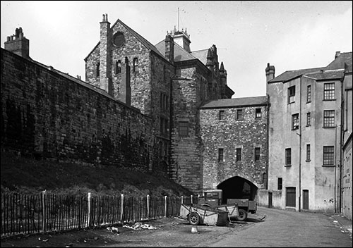 Old photo of Caernarfon's East Gate