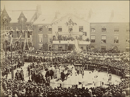 Old photo of Y Maes showing Brunswick Buildings Old photo of Y Maes showing Brunswick Buildings