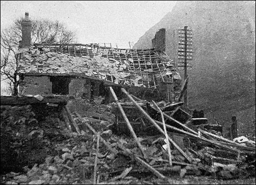 Photo of bombed Bryn Morfa farmhouse