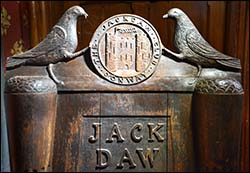 conwy_jackdaw_chair