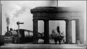 Photo of Holyhead arch