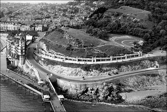 Aerial photo of Llandudno Colonnade in 1941
