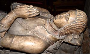 Photo of John Eyton effigy