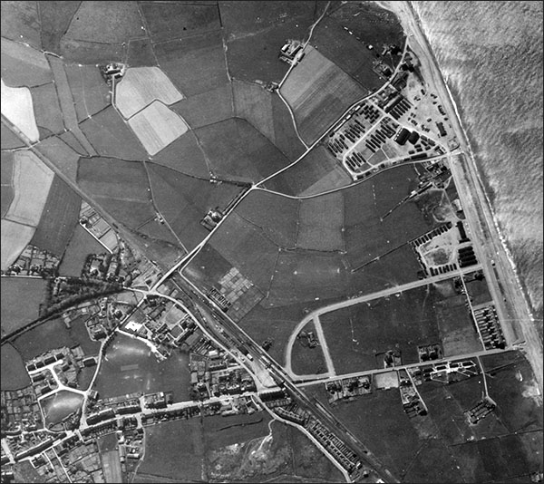Aerial view of Neptune Hall, Tywyn, in 1946