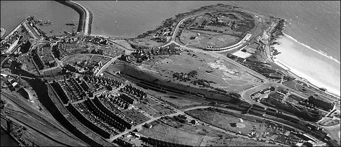 Aerial photo of Barry Island and its stations in 1943