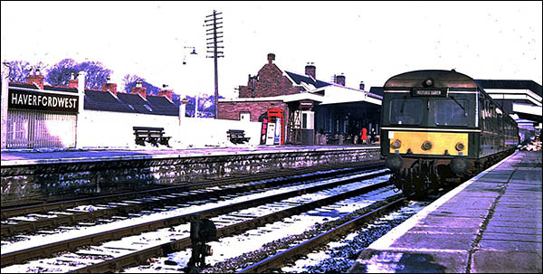Photo of Haverfordwest station in 1963